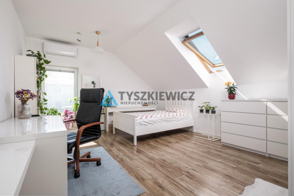 Piękny dom z ogrodem w Tuchomiu - zdjęcie 17