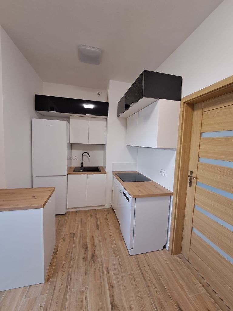 3 pokoje, balkon , wyposażone, bez PCC - zdjęcie 2