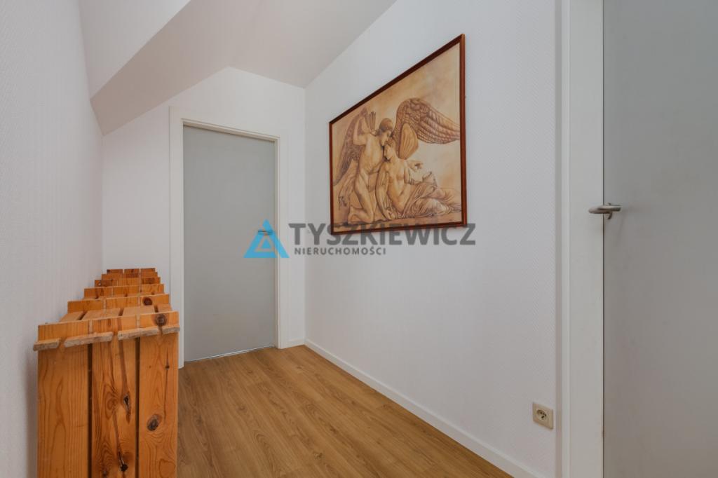 Niezwykły dom blisko jeziora Tuchomskiego - zdjęcie 27
