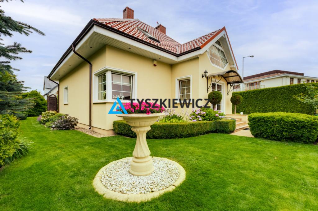 Dom z pięknym ogrodem, ponadczasowa klasyka - zdjęcie 1