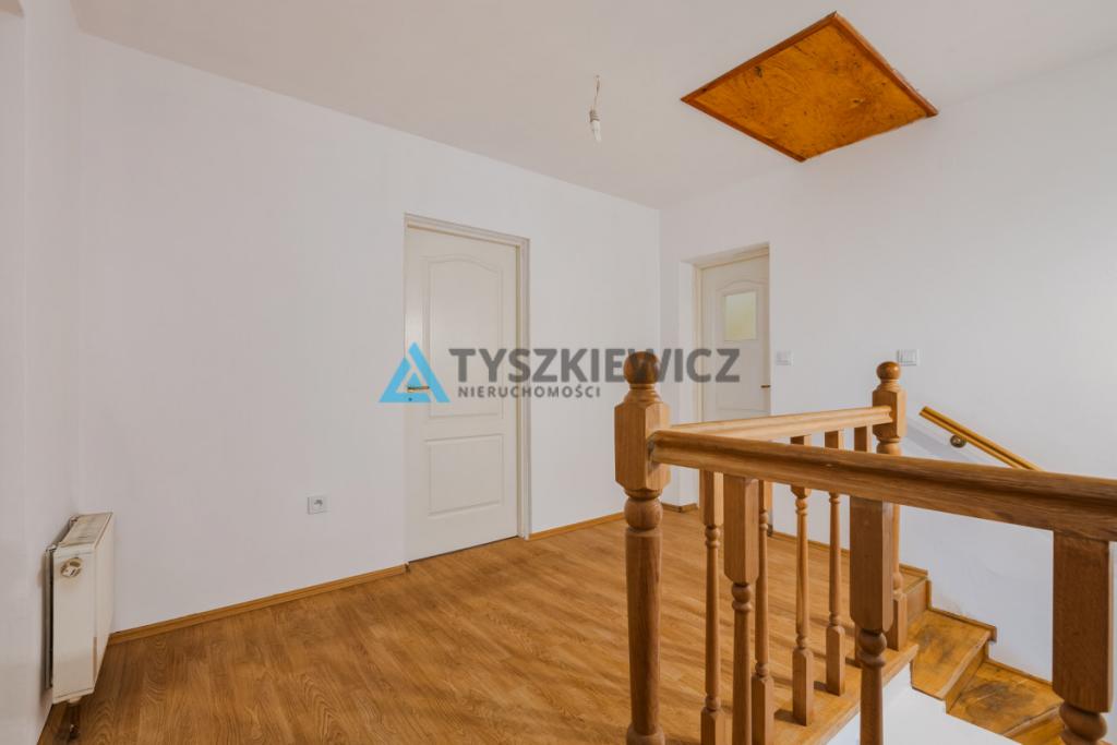 Przestronny, zadbany dom w zielonej enklawie. - zdjęcie 25