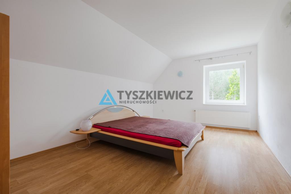 Przestronny, zadbany dom w zielonej enklawie. - zdjęcie 19