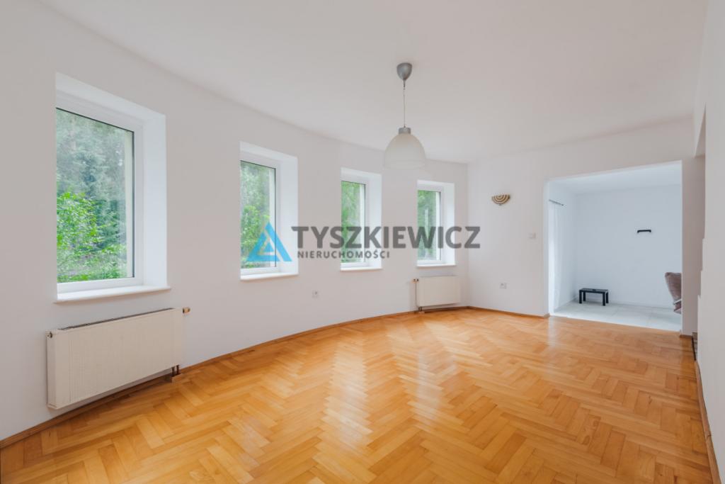 Przestronny, zadbany dom w zielonej enklawie. - zdjęcie 11