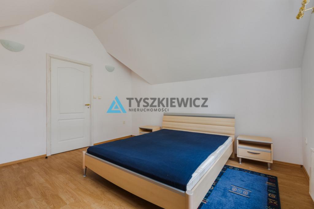 Przestronny, zadbany dom w zielonej enklawie. - zdjęcie 22