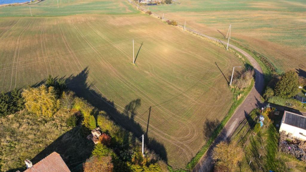 Piękna działka nad jeziorem w Jeleniu - zdjęcie 18