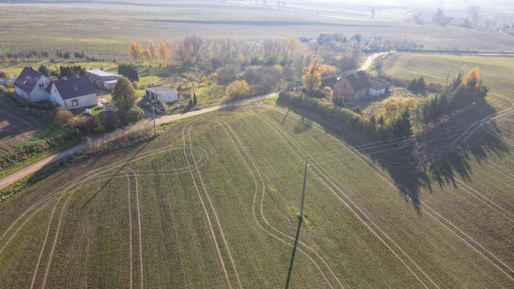 Piękna działka nad jeziorem w Jeleniu - zdjęcie 7