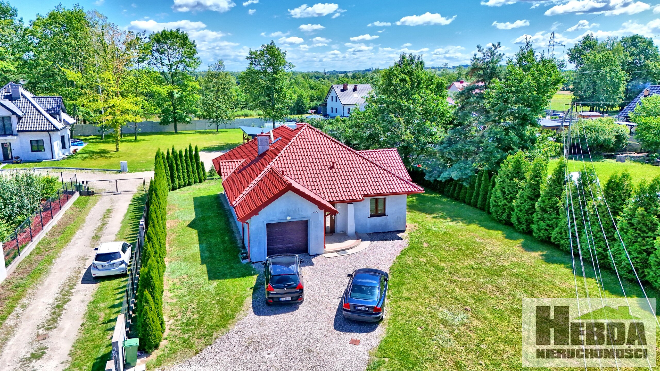 Przestronny dom z garażem i ogrodem w Łęgu Tarnowskim - zdjęcie 20