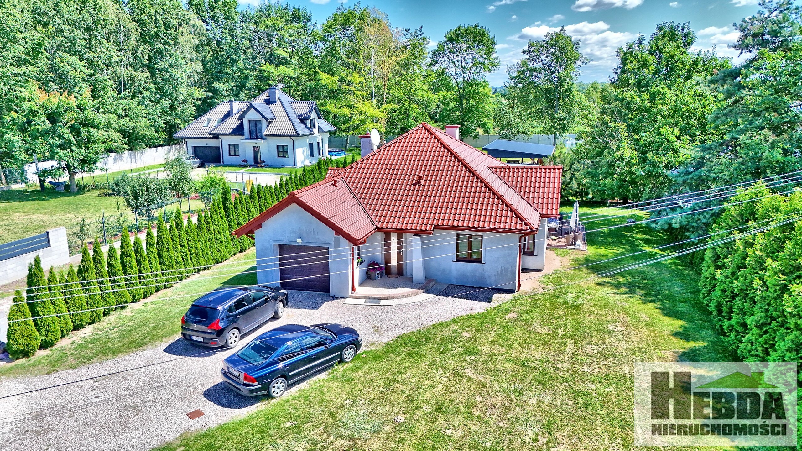 Przestronny dom z garażem i ogrodem w Łęgu Tarnowskim - zdjęcie 1