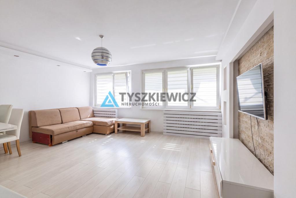 Przestronne mieszkanie w centrum Ustki - zdjęcie 2