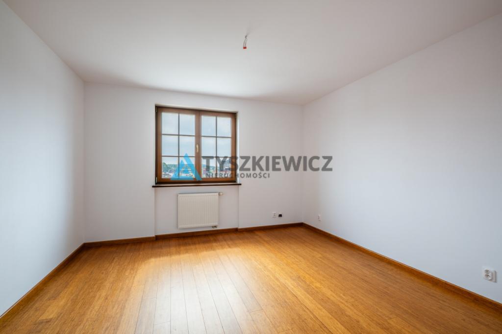 Prestiżowy apartament przy porcie w sercu Ustki - zdjęcie 12