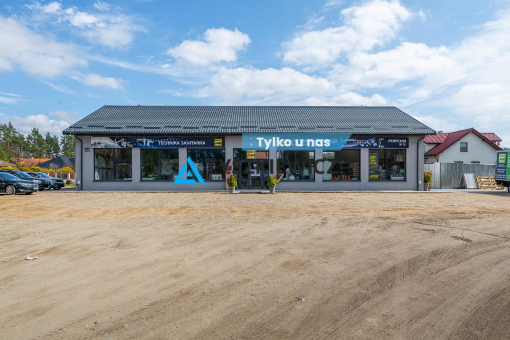 Nowoczesny budynek usługowy 291 m² - zdjęcie 1