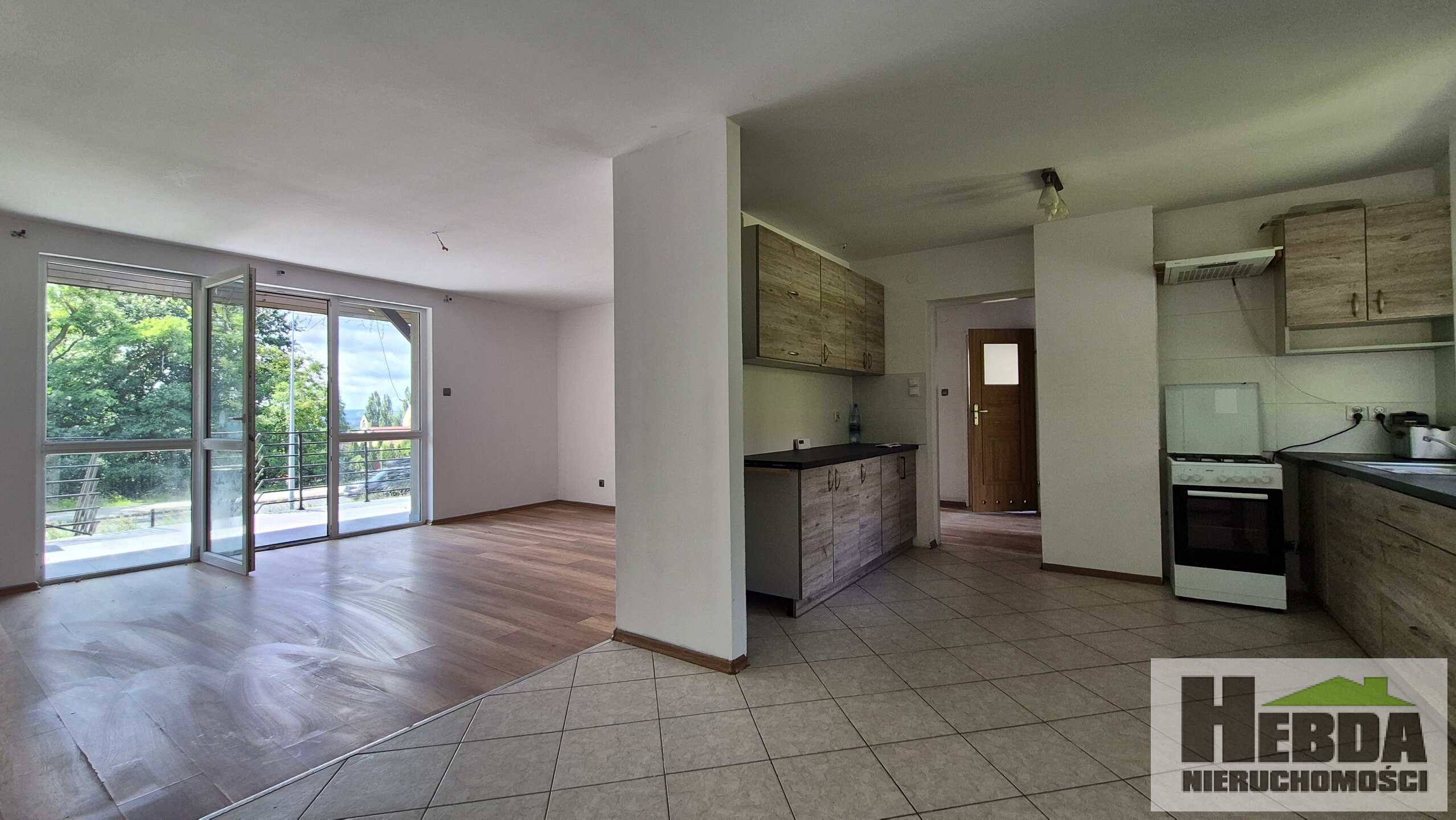 Tarnów - Krzyż, dom 130 m2 , 5 pokojowy z ogrodem 8 arów - zdjęcie 1