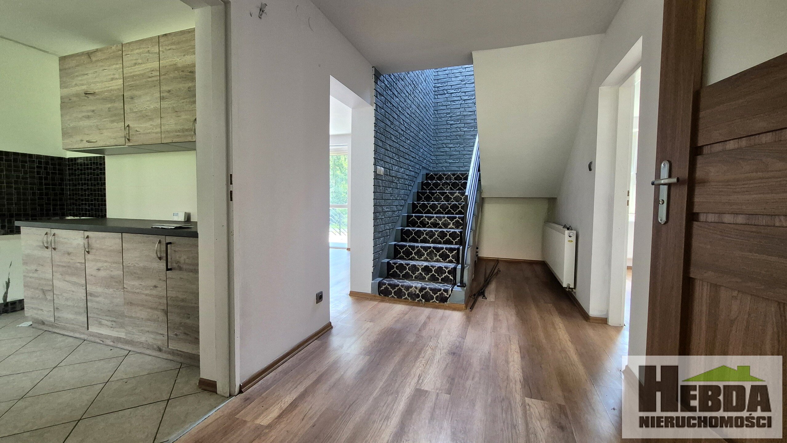 Tarnów - Krzyż, dom 130 m2 , 5 pokojowy z ogrodem 8 arów - zdjęcie 12