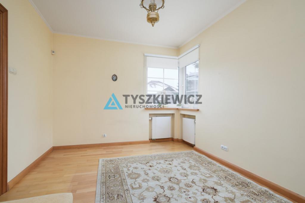 Dom z pięknym ogrodem, ponadczasowa klasyka - zdjęcie 19