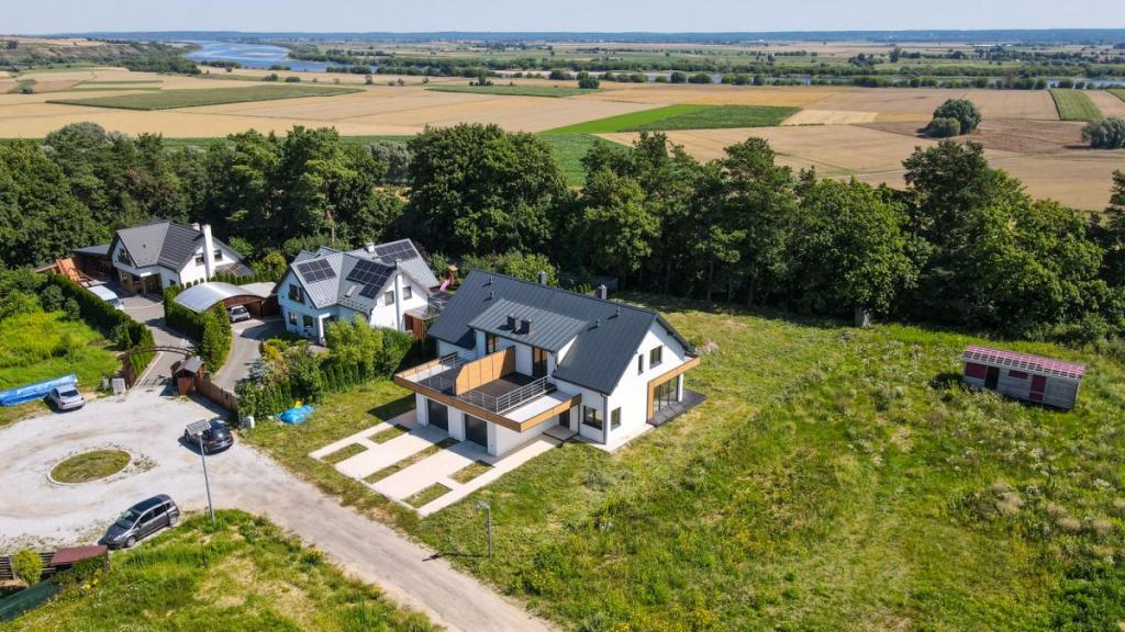 Przestronny dom w zabudowie bliźniaczej z ogrodem - zdjęcie 3