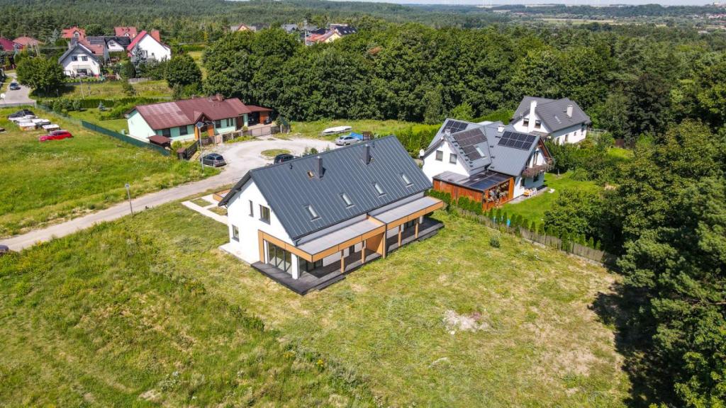 Przestronny dom w zabudowie bliźniaczej z ogrodem - zdjęcie 5
