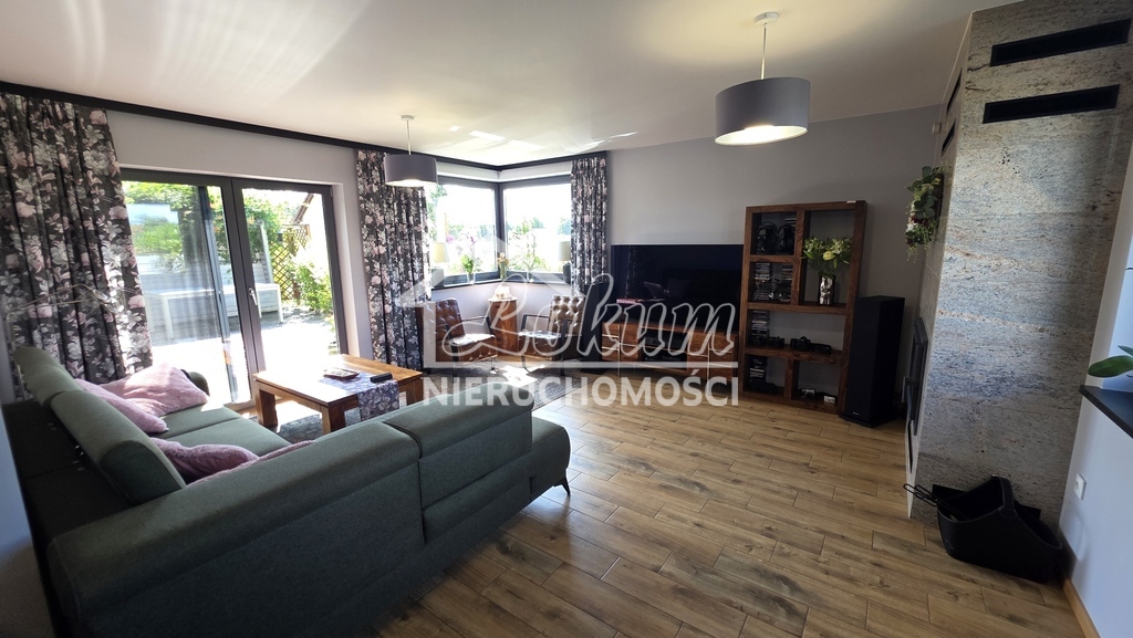 Dom 196&nbsp;m², Stepniczka - zdjęcie 1