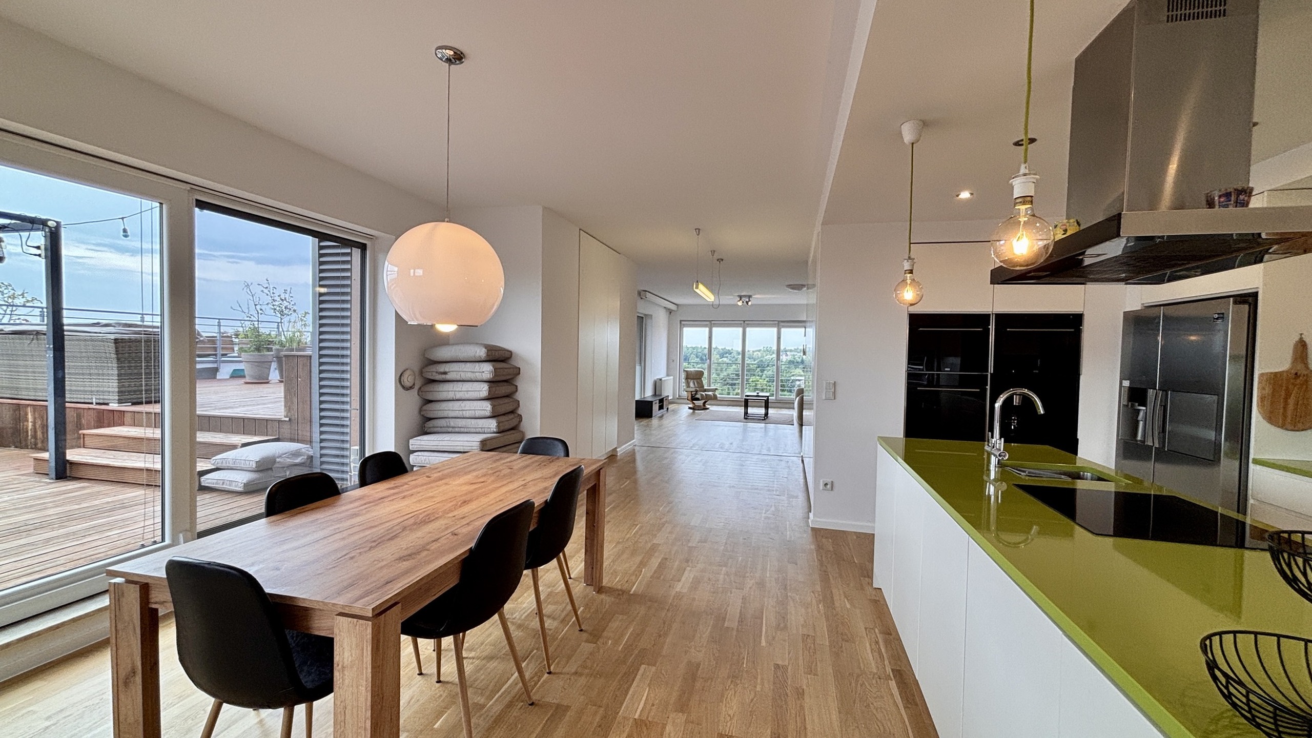 Unikatowy apartament 136m z ogromnym tarasem Perła Katowic 4 pok klima 2 łazienki 2 garaże komórka lokatorska - zdjęcie 3
