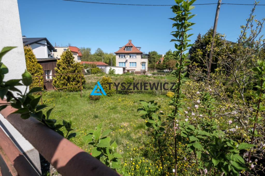Działka zabudowana 608m2 - zdjęcie 1
