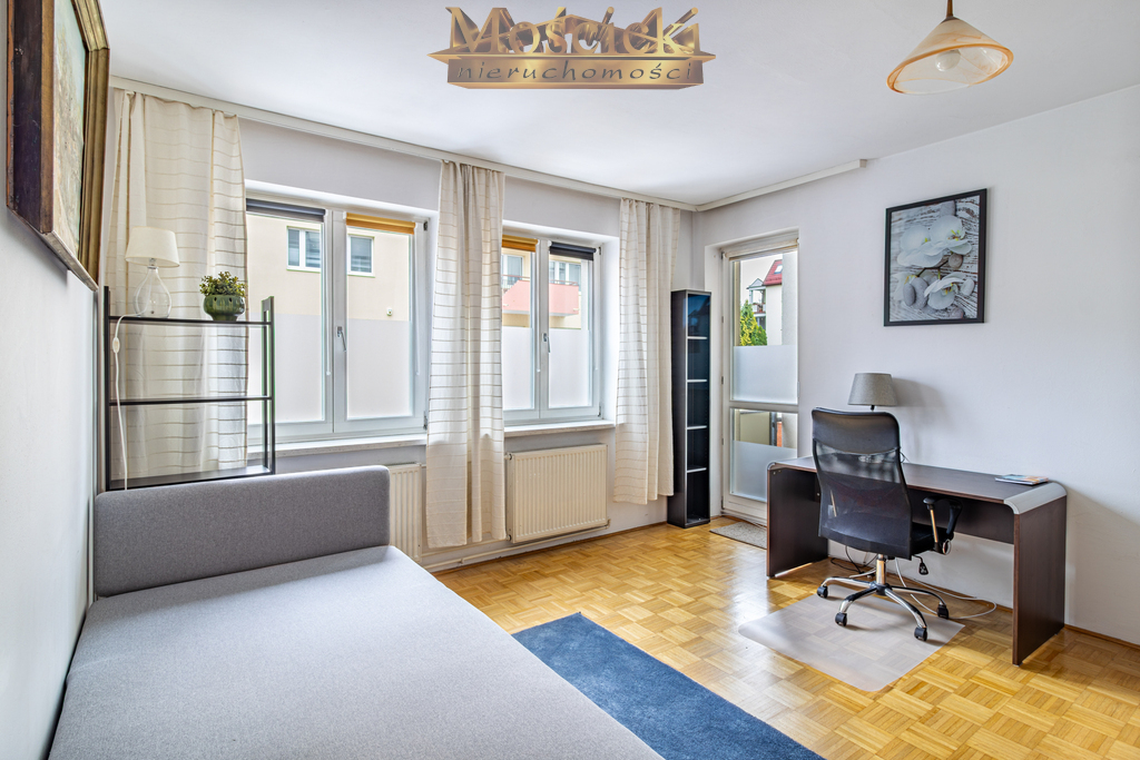 Super kawalerka z oddzielną kuchnią na Kabatach - zdjęcie 1