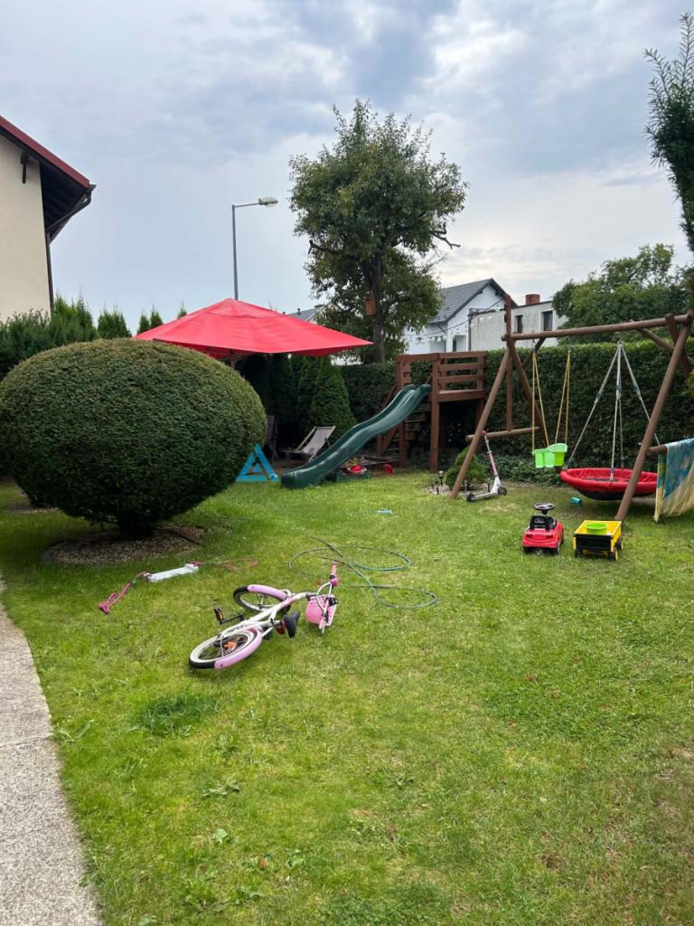 Funkcjonalny , przestronny dom w Brusach - zdjęcie 4