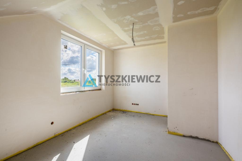 Dom w zabudowie bliźniaczej z ogrodem | garaż - zdjęcie 12