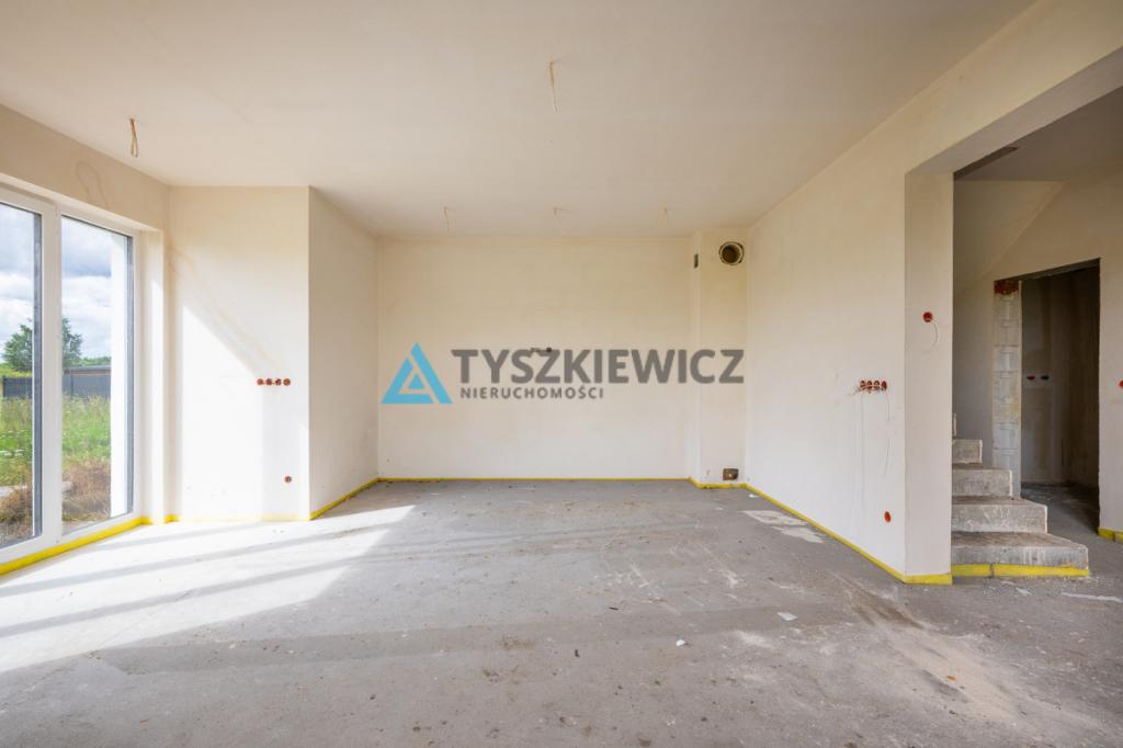 Dom w zabudowie bliźniaczej z ogrodem | garaż - zdjęcie 16