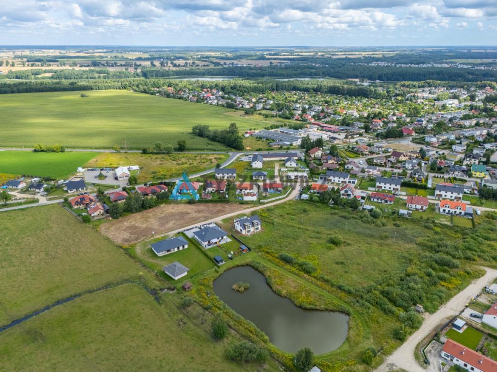 Dom w zabudowie bliźniaczej z ogrodem | garaż - zdjęcie 5