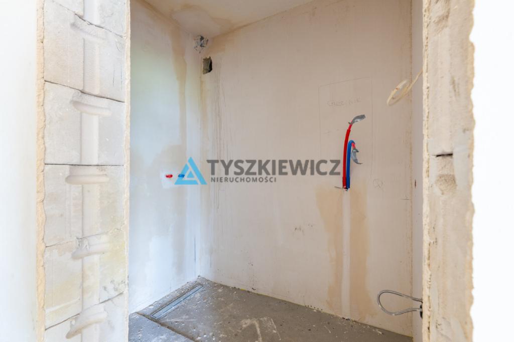 Dom w zabudowie bliźniaczej z ogrodem | garaż - zdjęcie 18
