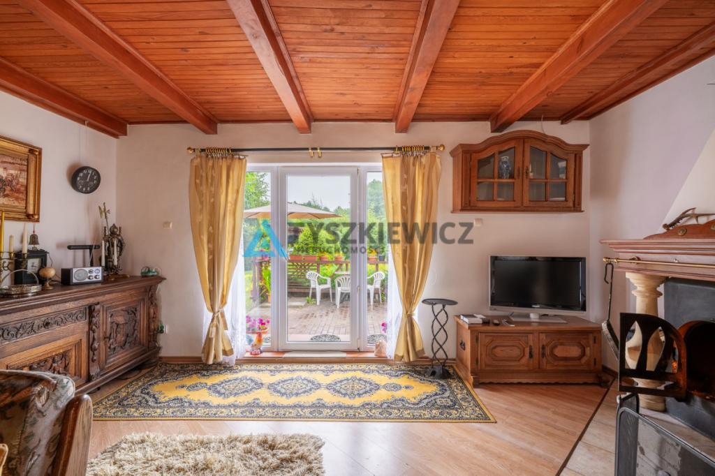 Nietuzinkowy dom wolnostojący w Soszycy - zdjęcie 2