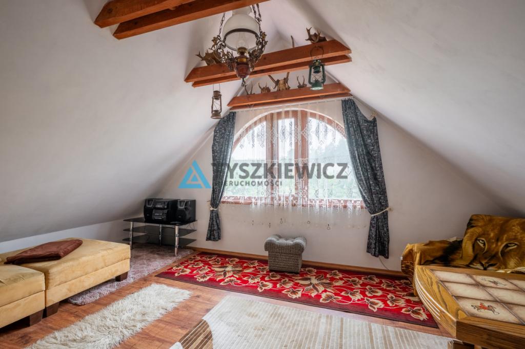 Nietuzinkowy dom wolnostojący w Soszycy - zdjęcie 6