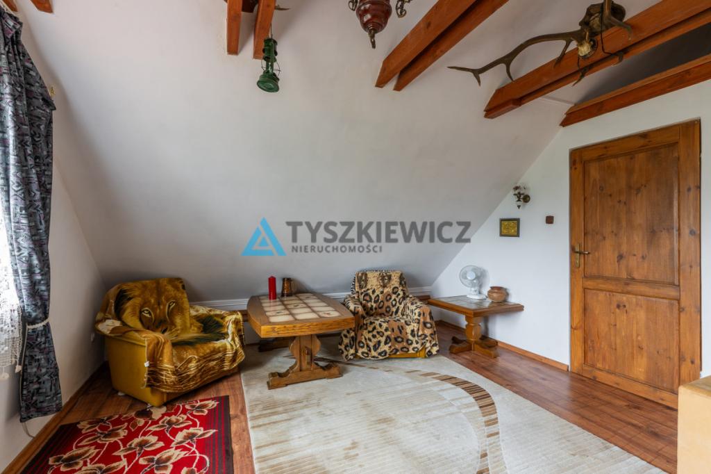 Nietuzinkowy dom wolnostojący w Soszycy - zdjęcie 5