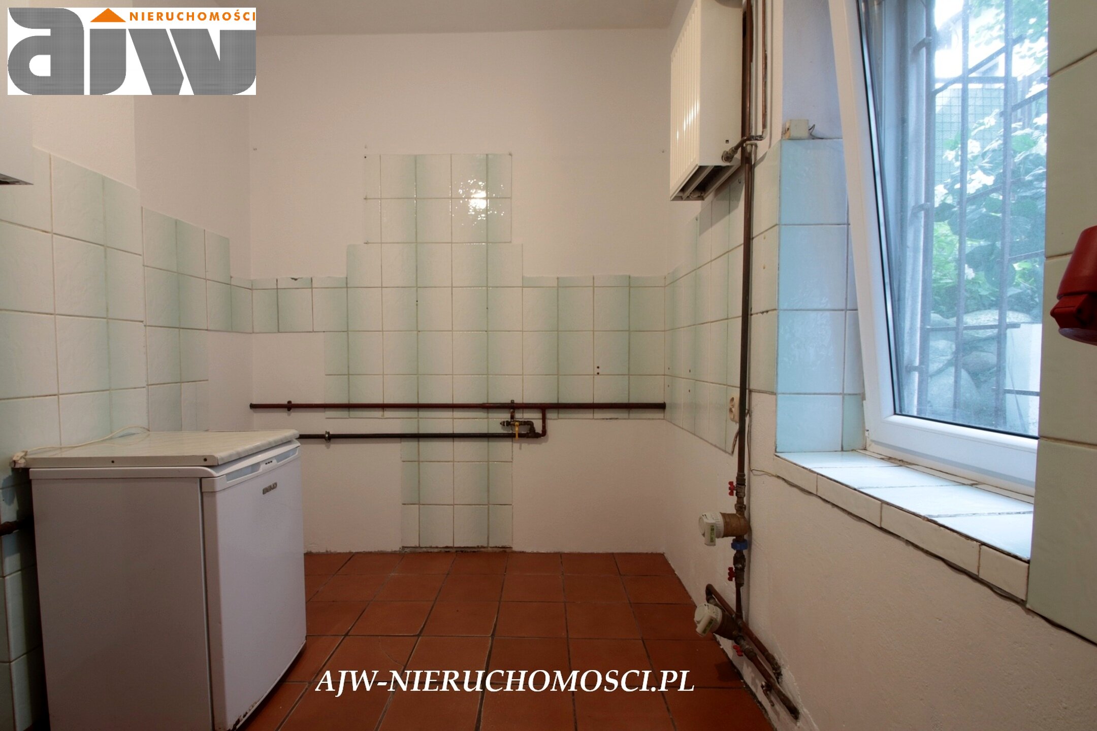 Lokal 90 m2 plus ogródek 3 pomieszczenia - zdjęcie 5