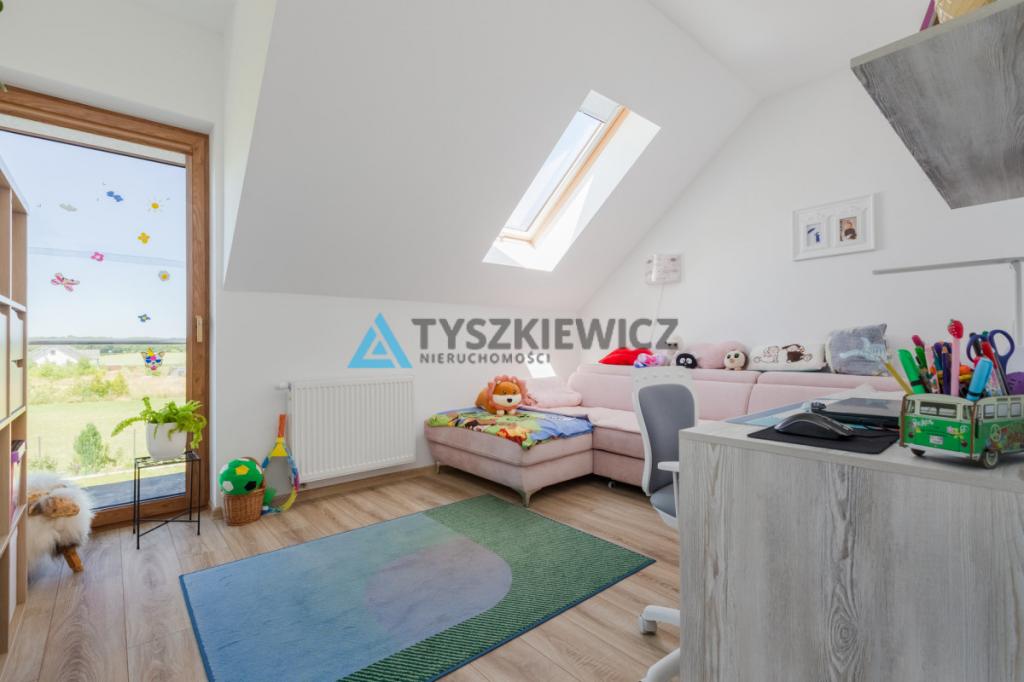 Nowoczesny dom z garażem i ogrodem - zdjęcie 25