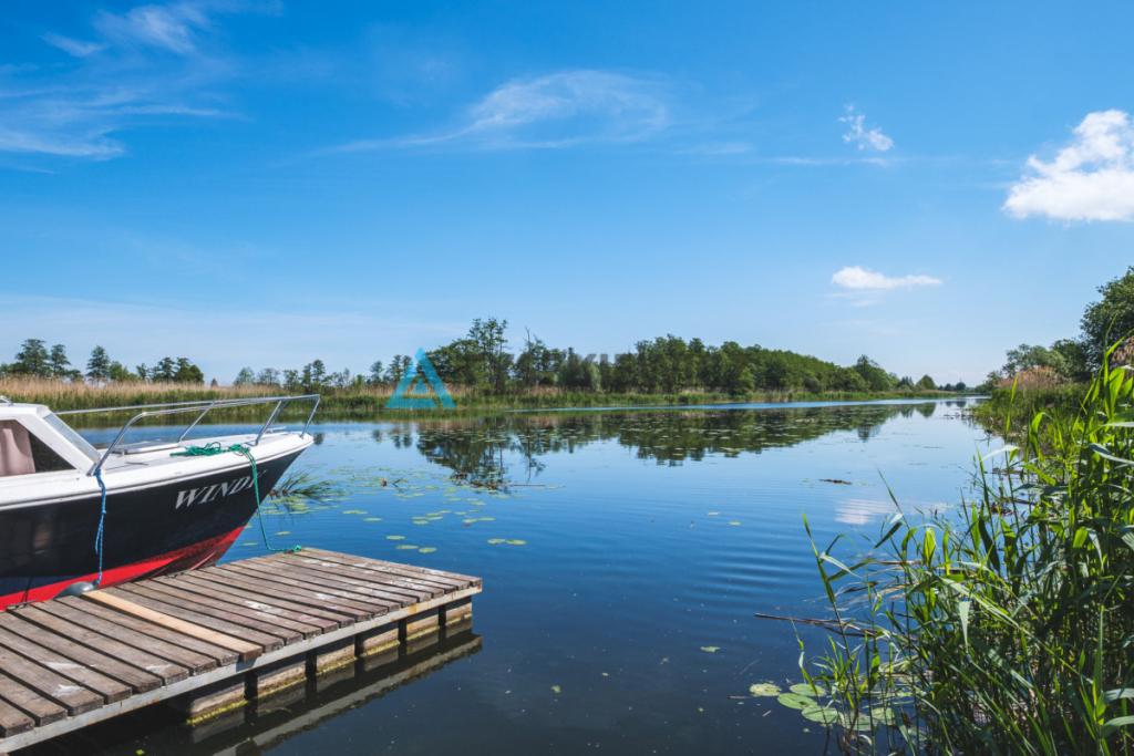 Dom nad rzeką z własną przystanią - zdjęcie 29