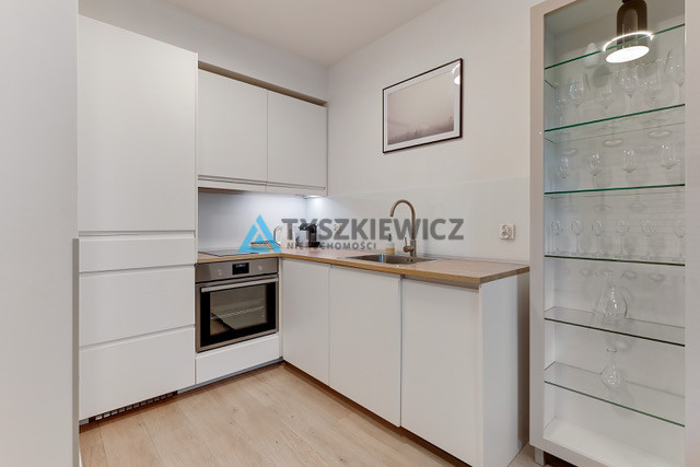 Piękne mieszkanie w prestiżowej lokalizacji - zdjęcie 6