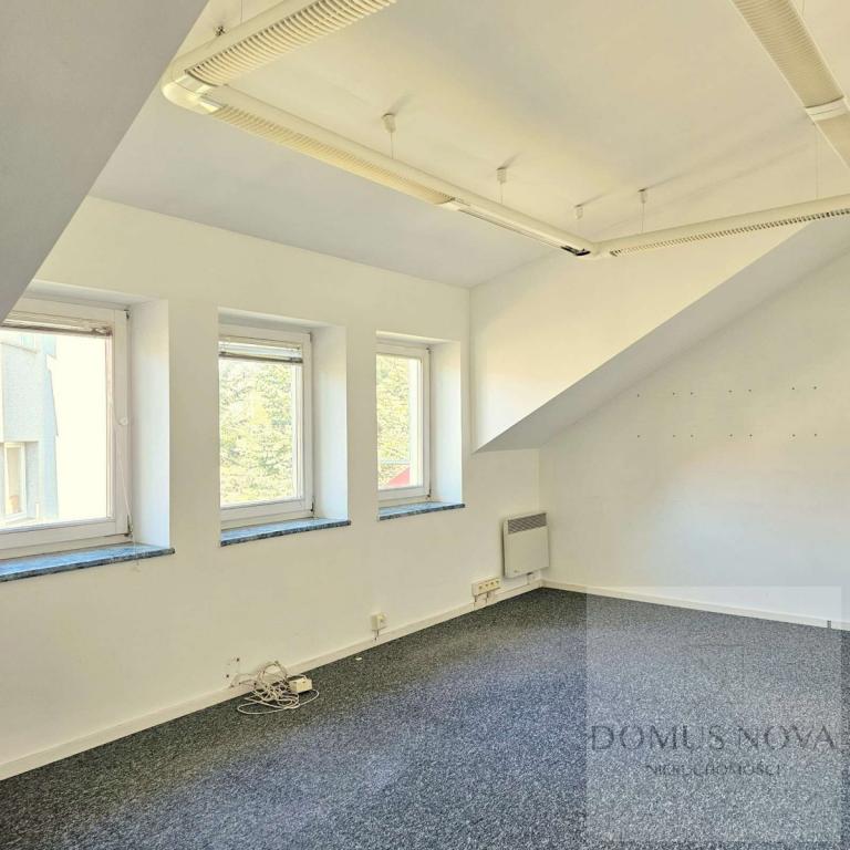 Do wynajęcia od paźdz. 140m2 biuro na Imielinie - zdjęcie 12