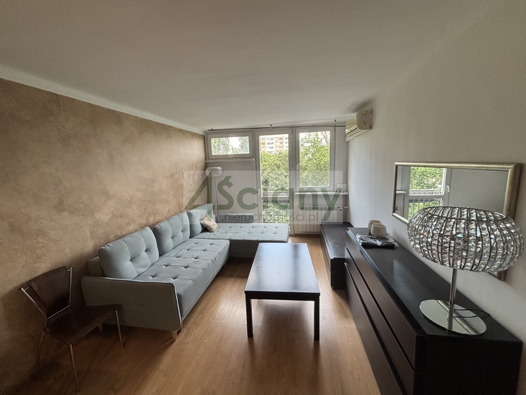 Mieszkanie 48 m², Warszawa, Grzybowska - zdjęcie 1