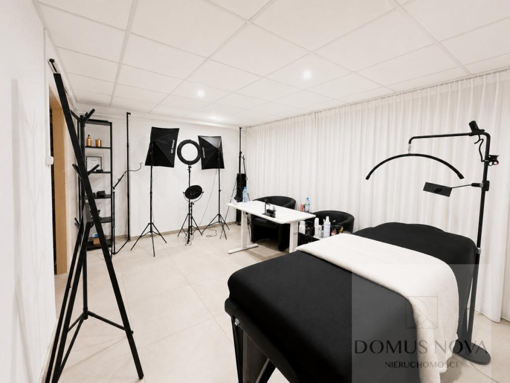 Lokal 25 m2 w przyziemiu - śródmiejska Wola - zdjęcie 1