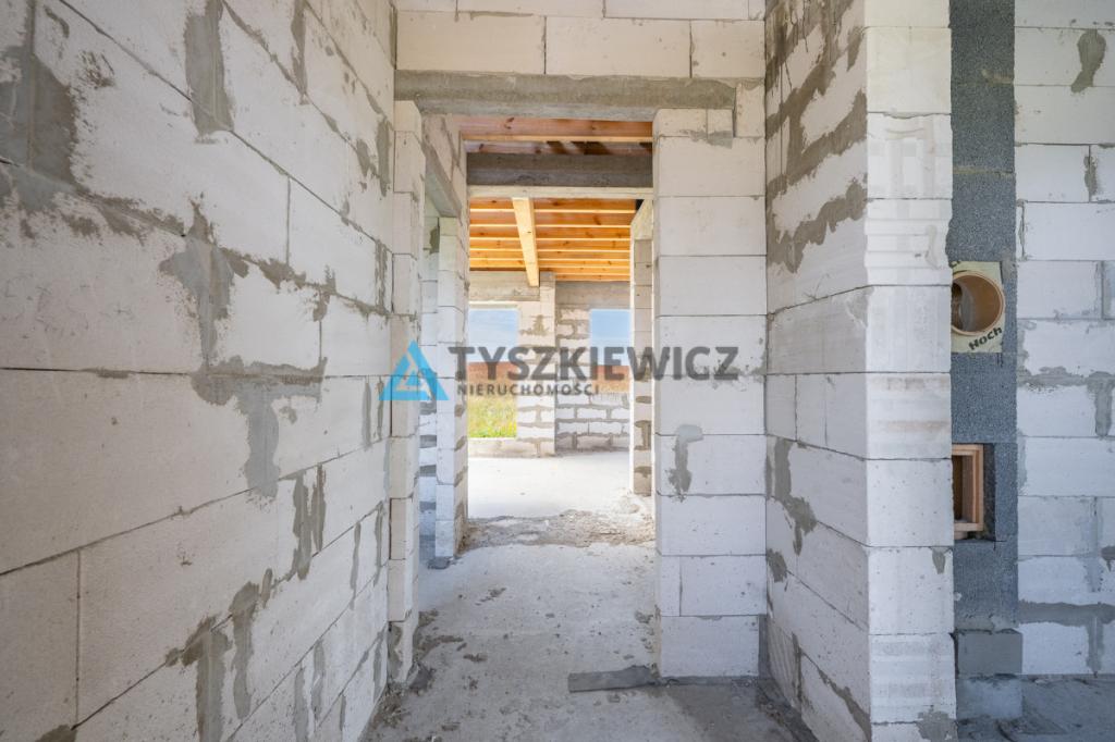 Dom w stanie surowym otwartym w spokojnej okolicy - zdjęcie 14