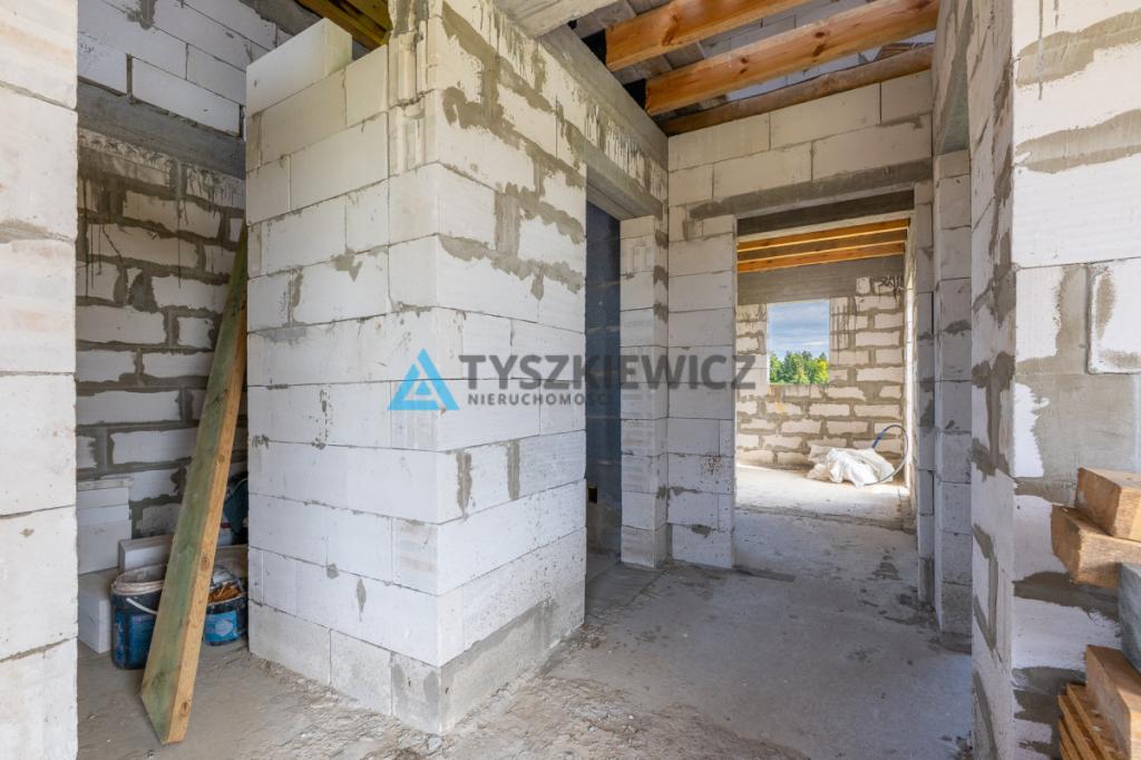 Dom w stanie surowym otwartym w spokojnej okolicy - zdjęcie 11