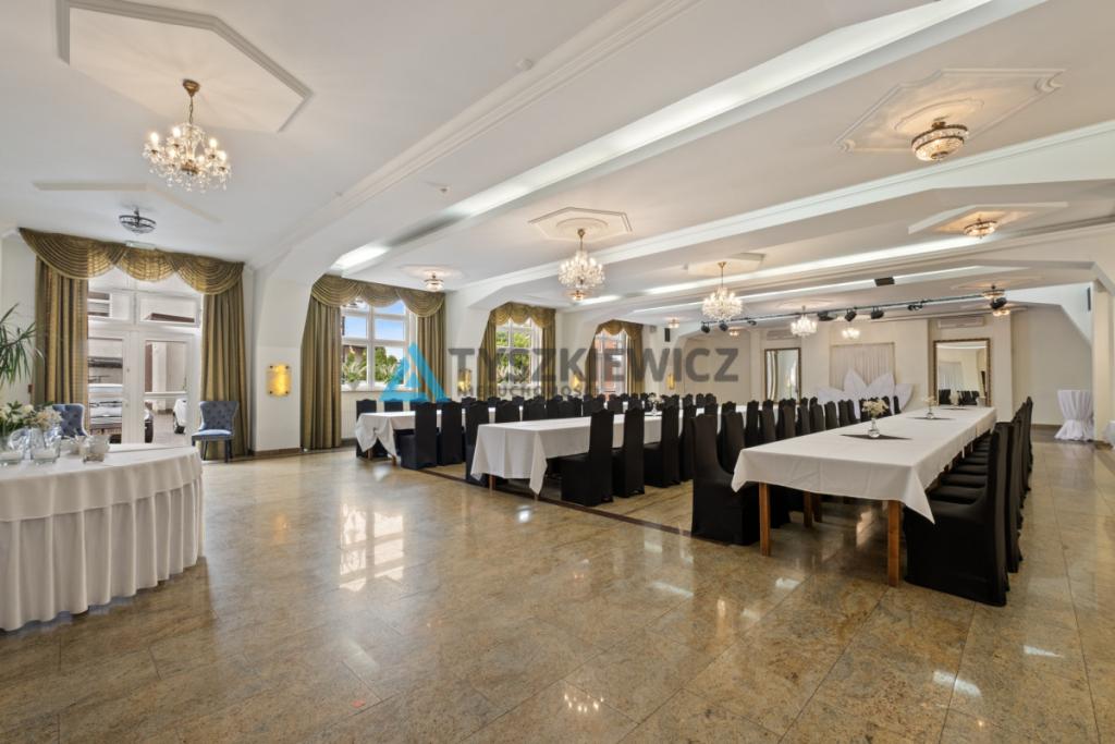 Restauracja i Hotel KARTUZY - zdjęcie 9