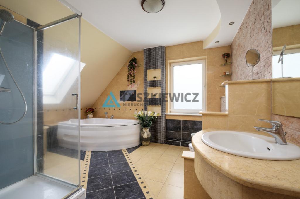 Wyjątkowa posiadłość z dwoma budynkami - zdjęcie 27