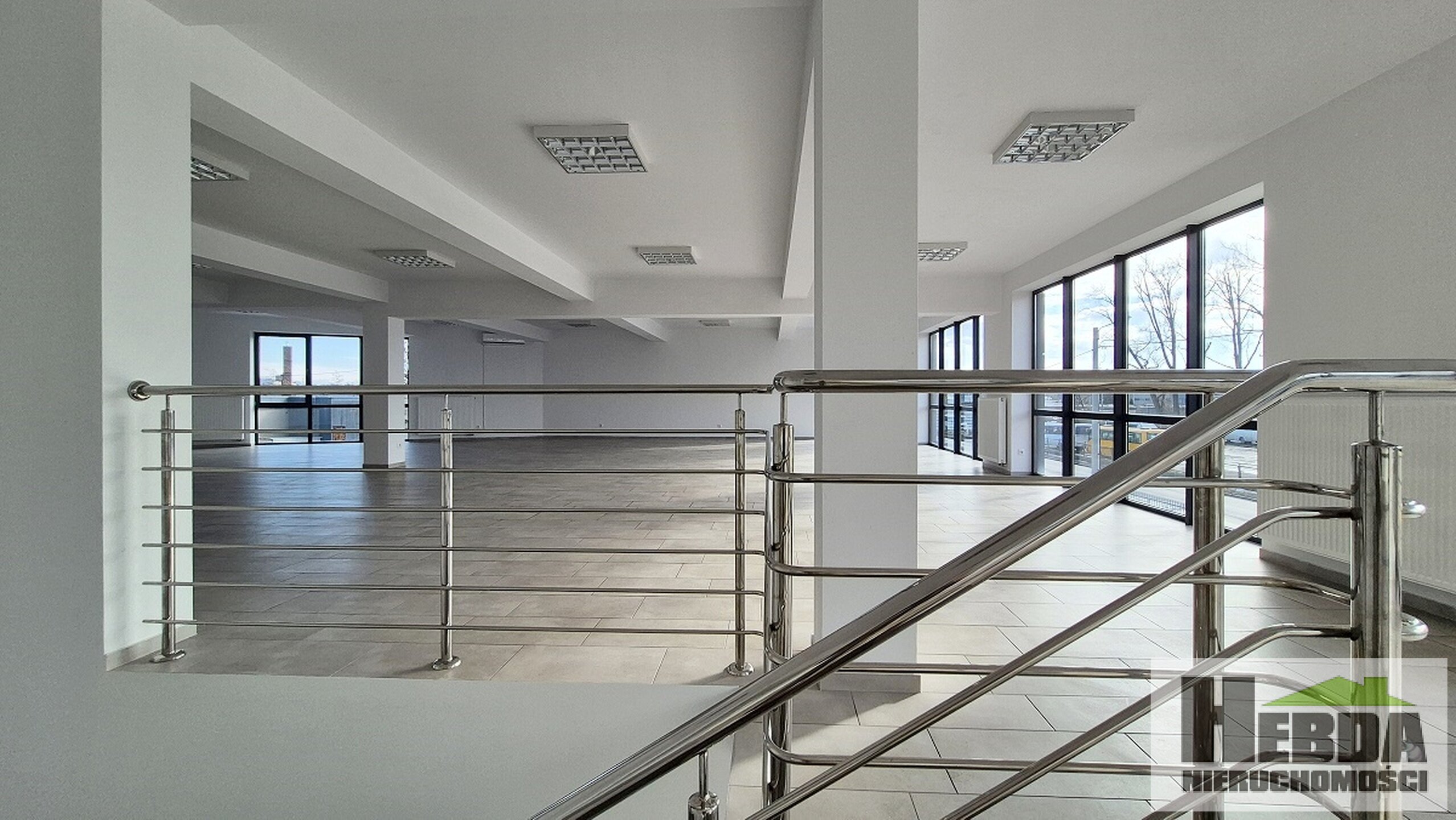 Tarnów, ul. Kochanowskiego, modna, nowoczesna hala - przestrzeń 160 m2 - zdjęcie 1
