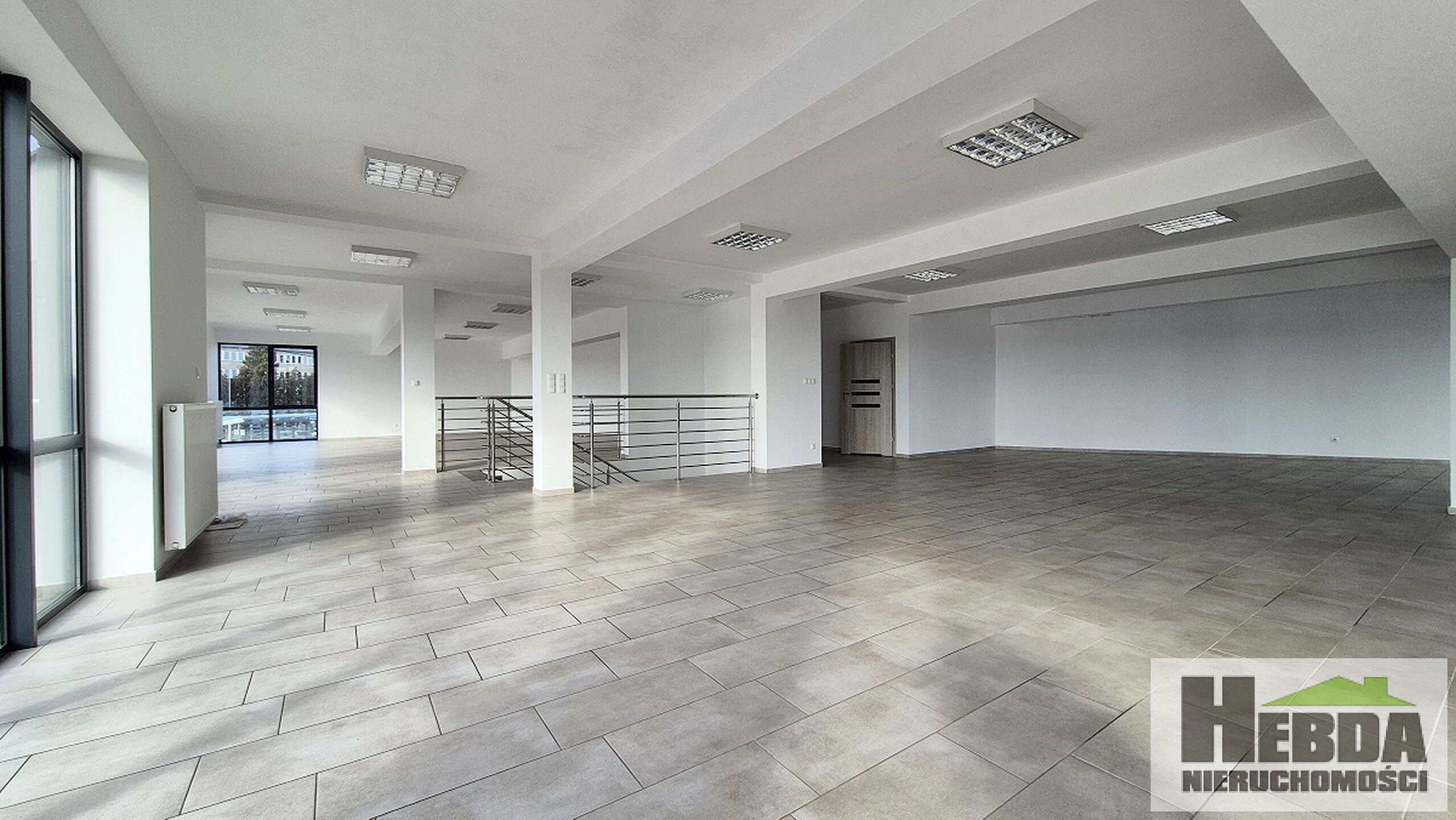 Tarnów, ul. Kochanowskiego, modna, nowoczesna hala - przestrzeń 160 m2 - zdjęcie 4