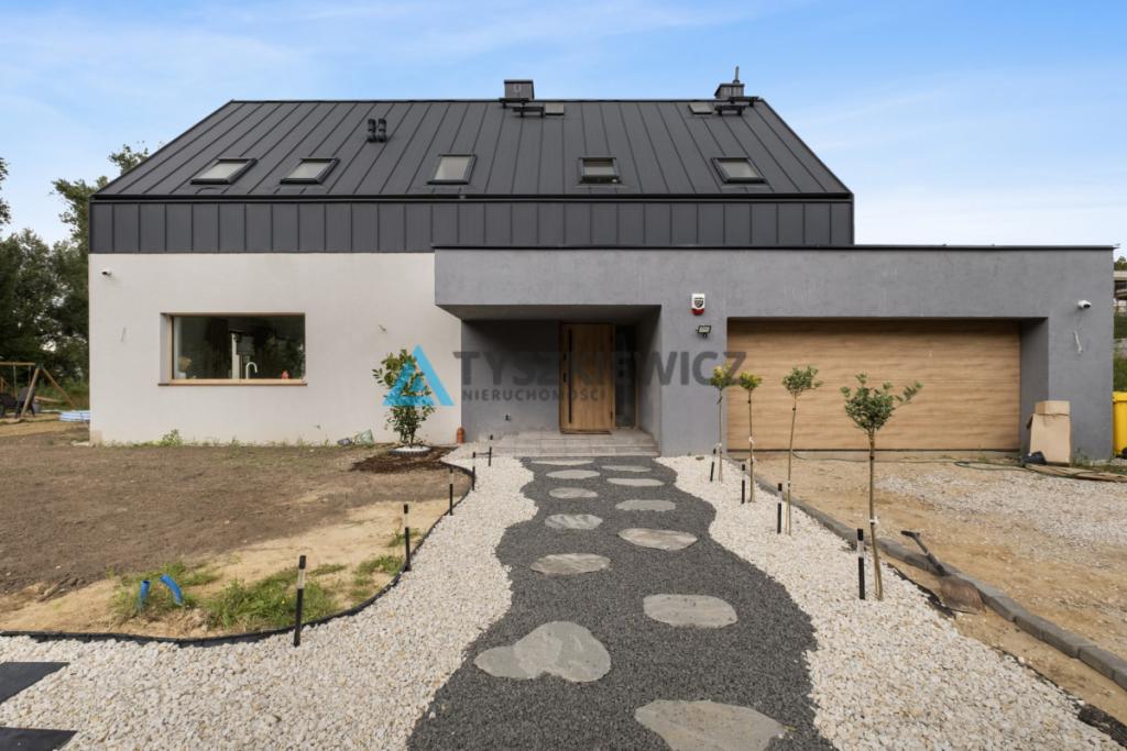 Dom przy terenach zielonych, nowoczesna bryła - zdjęcie 29
