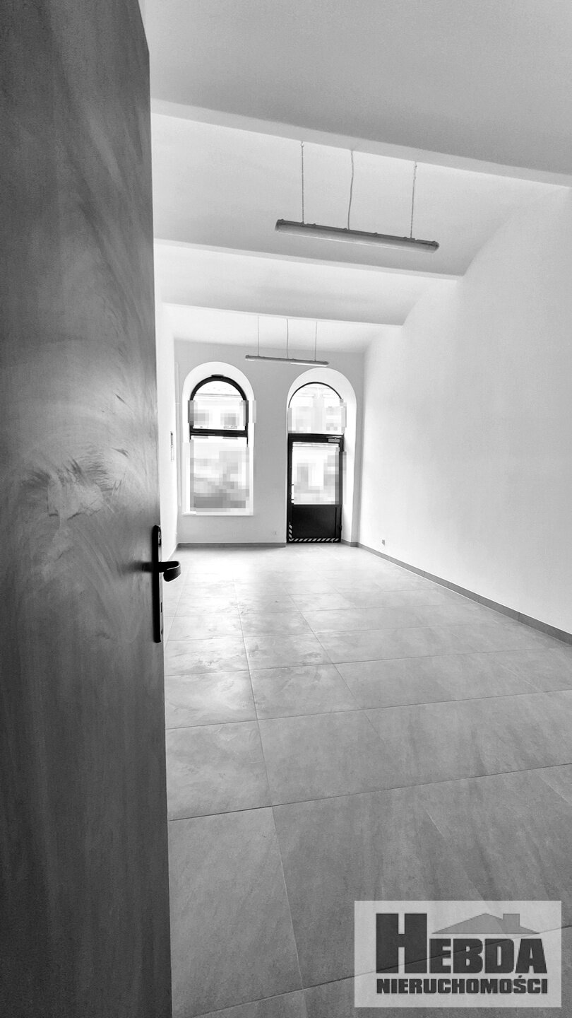 Tarnów, ul.Lwowska , sklep handlowy 34 m2, z witryną od głównej ulicy - zdjęcie 1