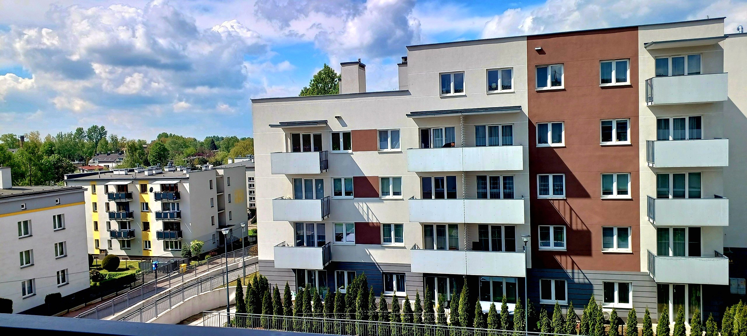 Gotowa inwestycja z najemcą - 2 pokoje + garaż, niski blok, świetna lokalizacja! - zdjęcie 16