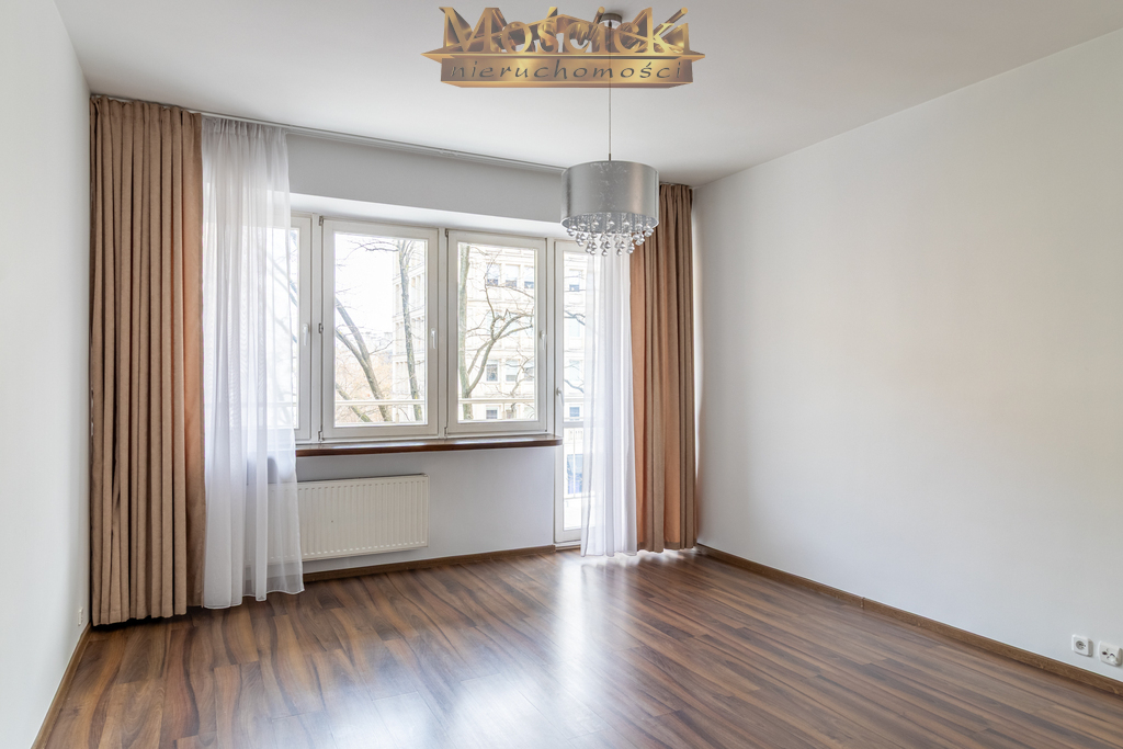 Wynajem okazja kawalerka 34 m2 na Kruczej balkon - zdjęcie 4