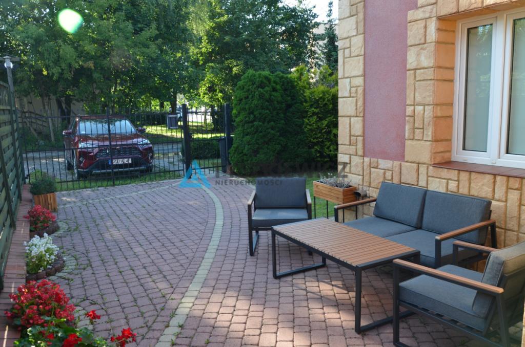 Kompaktowy dom bliźniak w Słupsku Zatorze - zdjęcie 4